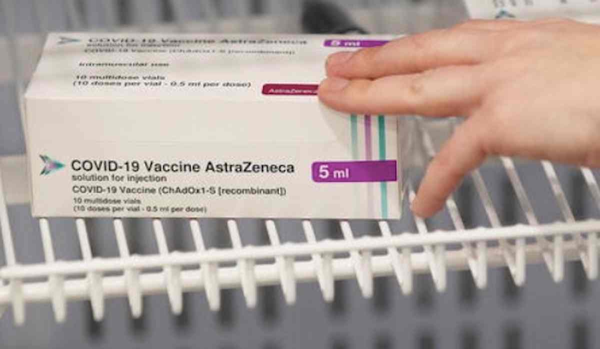 Vaccino AstraZeneca in Italia sospeso lotto ABV2856: Aifa indaga sul militare morto la prima dose