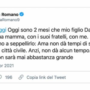 Andrea Romano, il figlio Dario muore e dopo due mesi è ancora senza sepoltura: il tweet contro Virginia Raggi