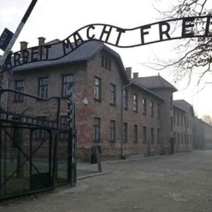 Auschwitz, il club con gli show per Mengele e le SS, tra torture e umiliazioni