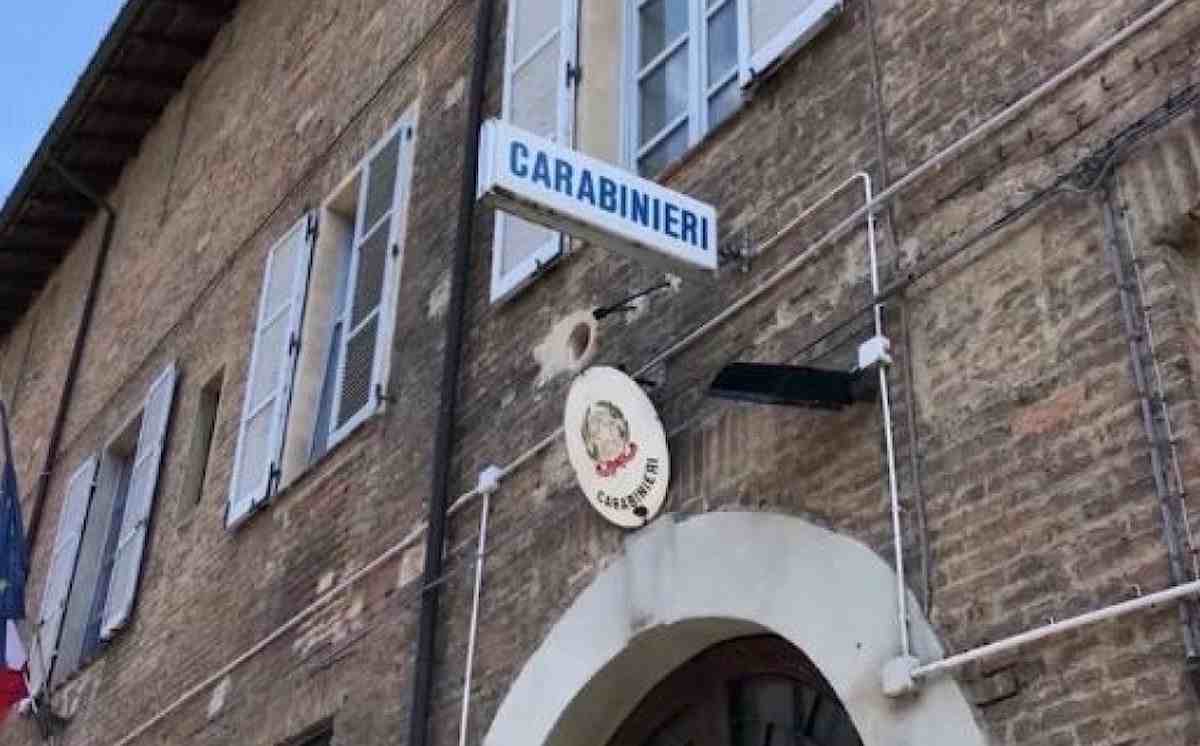 Ravenna, fa sesso in caserma e segna un'ora di straordinario: carabiniere condannato a 11 mesi