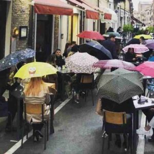 Ristoranti al chiuso se piove, Governo pensa alla deroga dopo il caso del locale di Verona