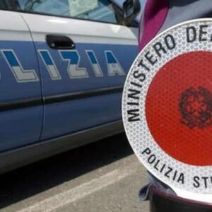 Carbonia (Cagliari), incidente sulla statale 103: tir si ribalta, conducente resta intrappolato