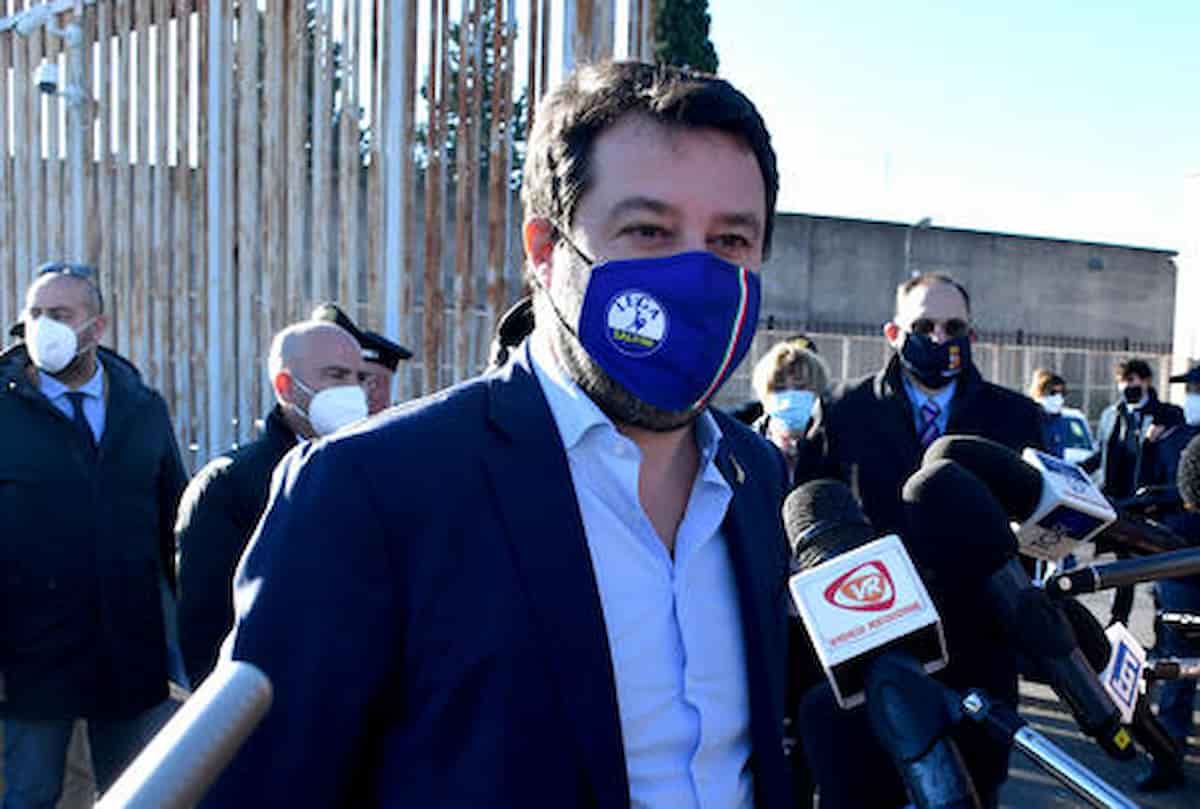 Nave Gregoretti, per Salvini il pm chiede il non luogo a procedere: "Nessuna violazione, scelte fatte col governo"