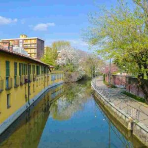 Milano, cede balaustra del ponte sul naviglio Martesana: Andrea Elifani precipita e muore. Aveva 40 anni