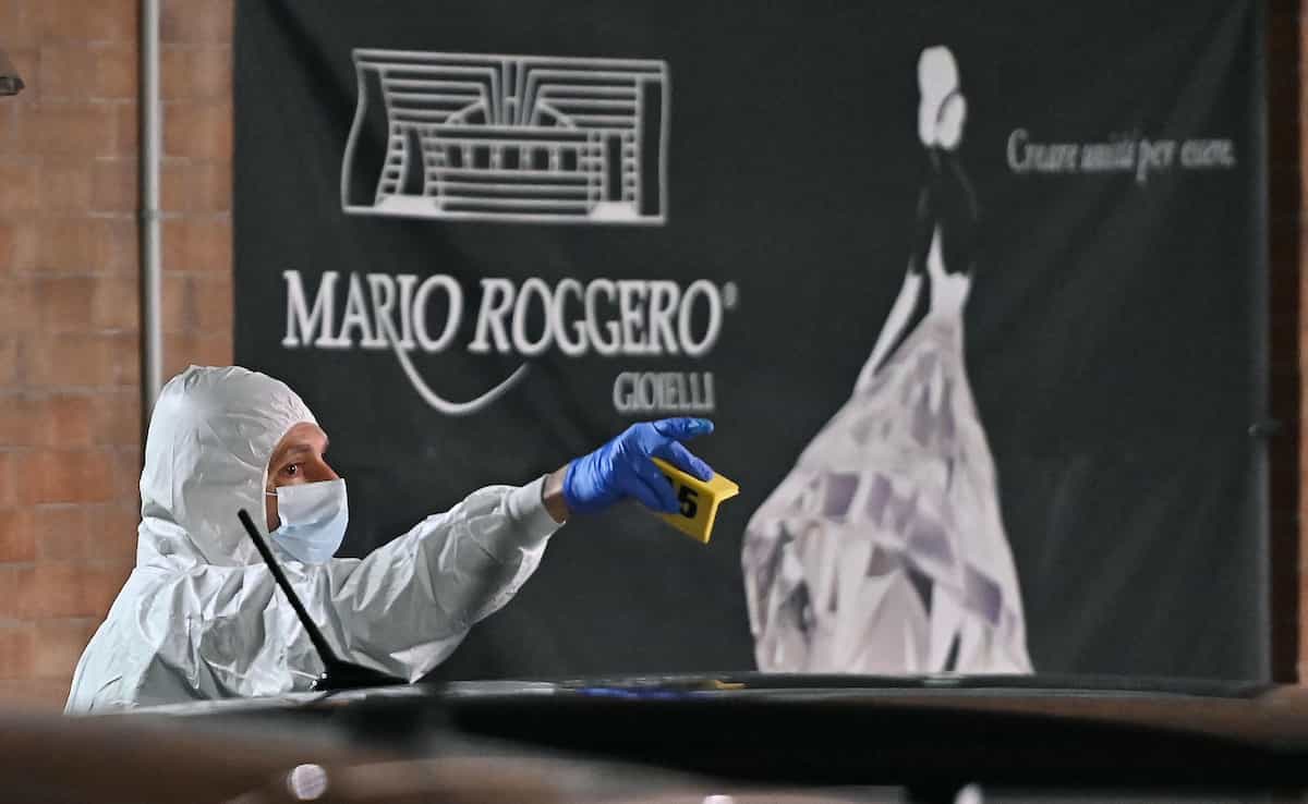 Rapina a Grinzane Cavour, il gioielliere Mario Roggero indagato per omicidio colposo