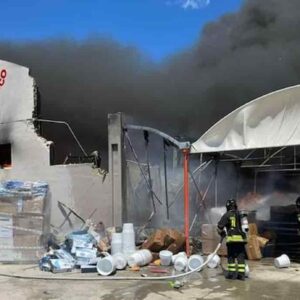 Cagliari incendio via Elmas