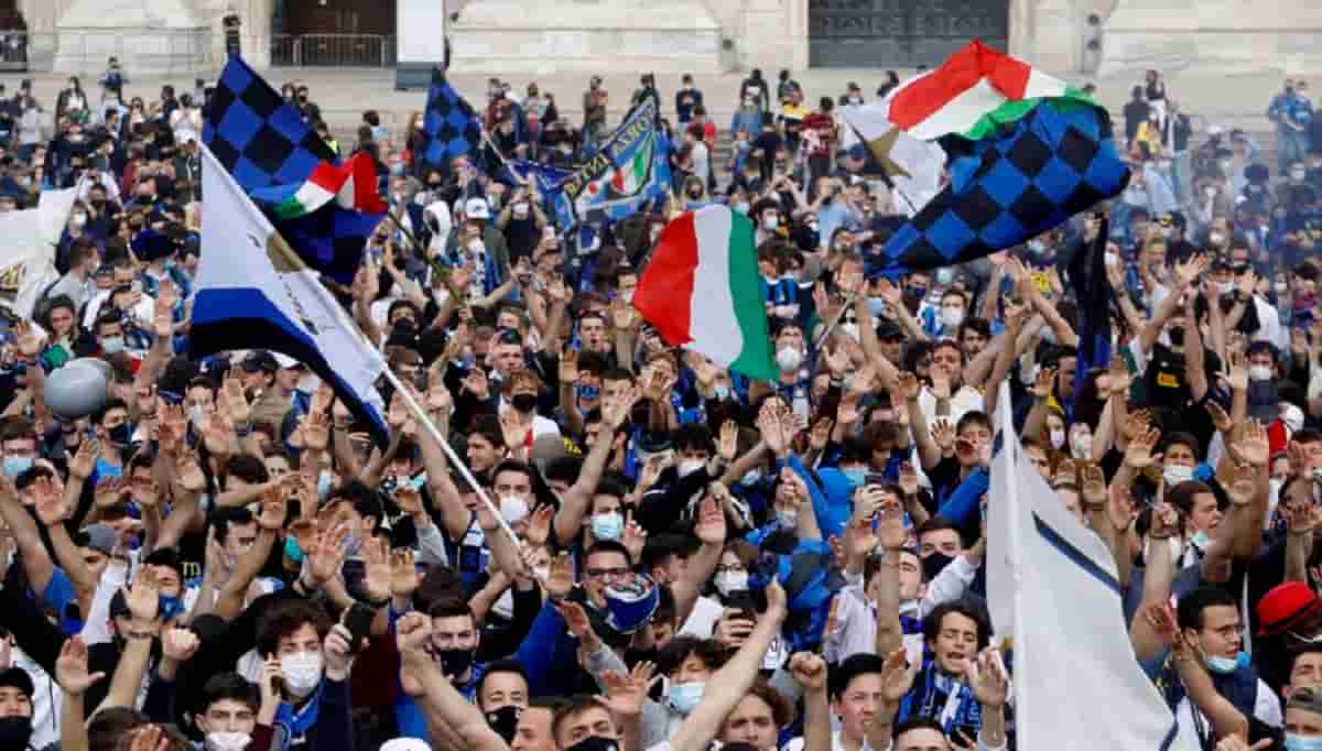 Festa scudetto Inter in piazza nonostante il Covid, secondo gli esperti ci sarà un aumento dei casi