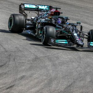  Formula 1, Lewis Hamilton ha vinto il GP del Portogallo. Due Mercedes sul podio, solo una Ferrari andata a punti