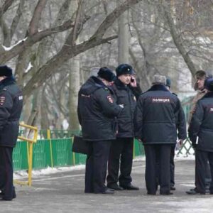 Russia, accoltella e uccide tre passanti a Ekaterinburg. Per la polizia è colpa dell'alcol