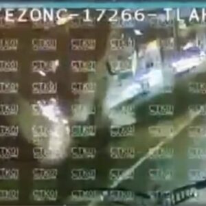 Il "Ponte Morandi" di Città del Messico, il VIDEO del crollo del ponte sulle auto mentre passa il treno