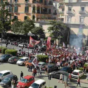 Salerno, morto ragazzo durante i festeggiamenti per la Salernitana: Loris Del Campo si schianta con lo scooter