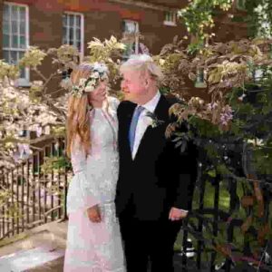 Boris Johnson e Carrie Symonds, retroscena: nozze anticipate per ragion di Stato (e viaggio di nozze rinviato)
