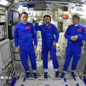 cina primi tre astronauti su iss