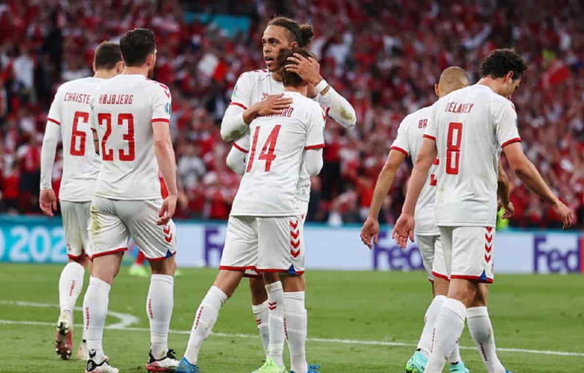 Danimarca, da ultima a seconda in 90 minuti: vittoria 4-1 alla Russia dedicata a Eriksen