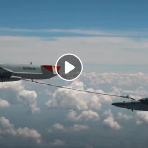 Drone e jet da combattimento
