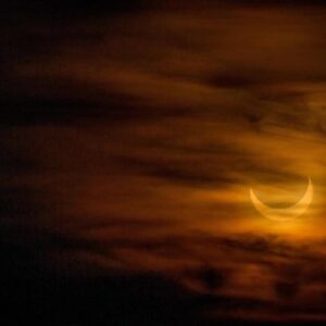 Eclissi di sole parziale visibile in Italia: FOTO e VIDEO. Ecco quando ci sarà la prossima