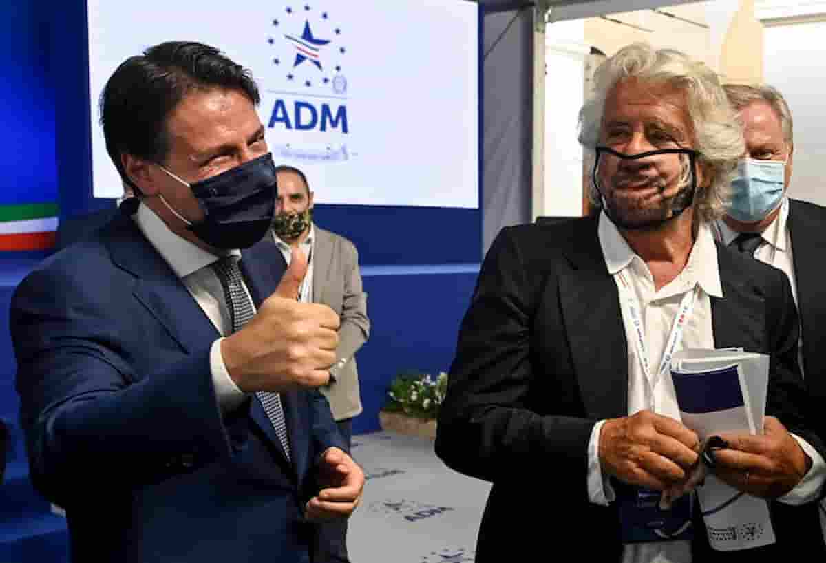 Beppe Grillo bimbo: Re Conte è nudo! E il Pd resta in mutande