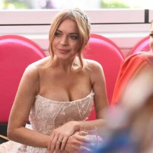 Lindsay Lohan torna sulle scene dopo gli scandali e guai giudiziari. Che fine aveva fatto