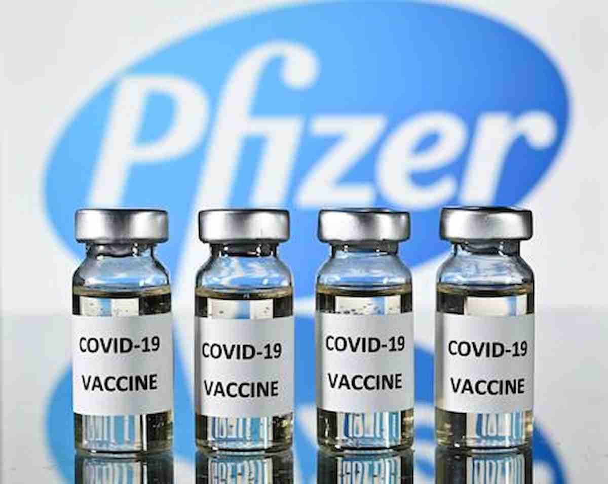 vaccino pfizer foto ansa