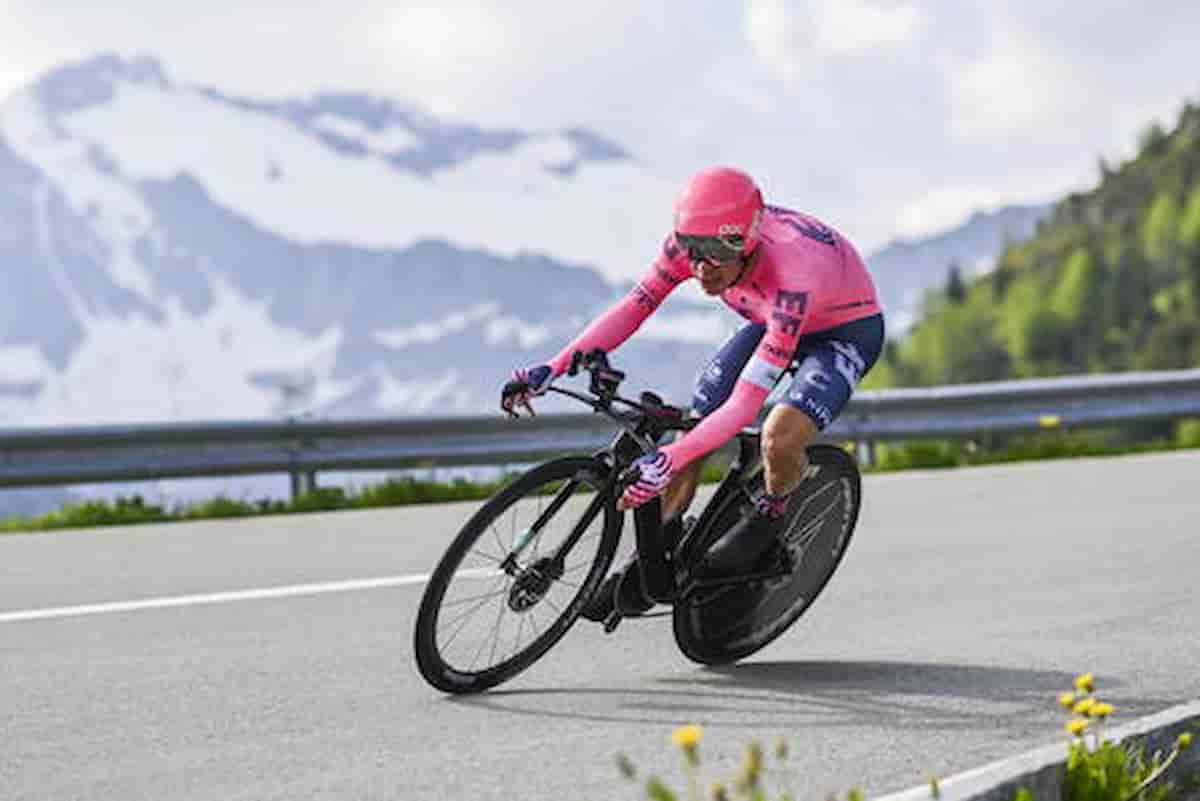 Giro della Svizzera, penultima tappa: vince il colombiano Uran, primo in classifica Carapaz, domenica finale