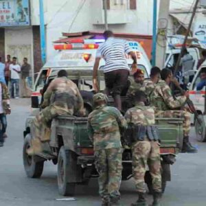 Somalia, attentato suicida contro un centro di addestramento militare: decine di morti