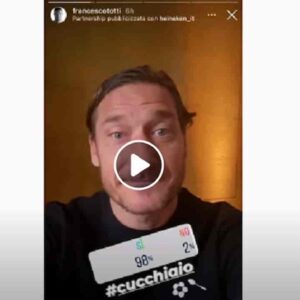 Totti sfotte l'Olanda col cucchiaio, Seedorf risponde: "Non hai vinto". Botta e risposta su Instagram