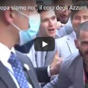 Italia, gli Azzurri prima della cerimonia a Palazzo Chigi cantano in strada: "I Campioni dell'Europa siamo noi" VIDEO