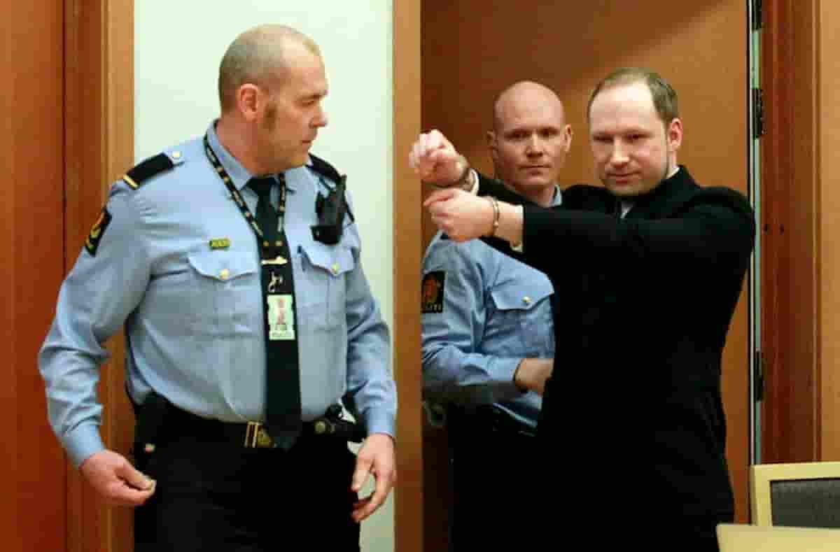 Strage di Utoya il 22 luglio 2011: Anders Breivik dopo 10 anni non si è ancora pentito