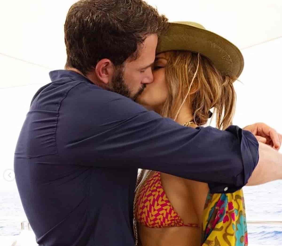 Jennifer Lopez Ben Affleck bacio