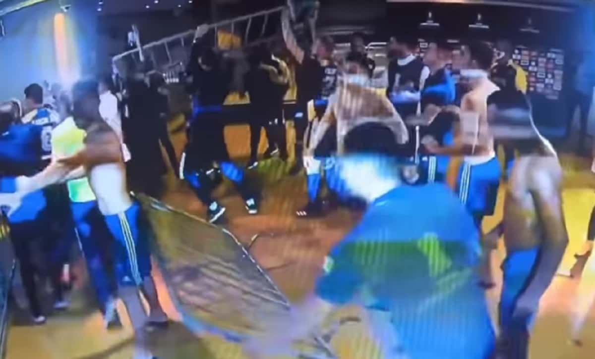 Boca Juniors perde contro Atletico Mineiro e scoppia la rissa: polizia usa spray al peperoncino VIDEO