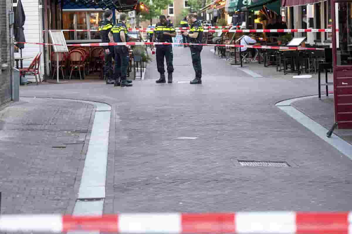 Amsterdam, giornalista Peter de Vries ferito a colpi di pistola: si occupa di criminalità