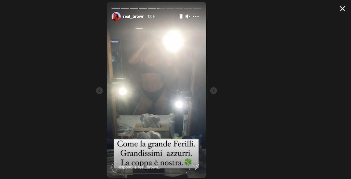Emma Marrone si spoglia dopo trionfo Nazionale a Euro 2020 (foto Instagram): "Come la grande Ferilli"