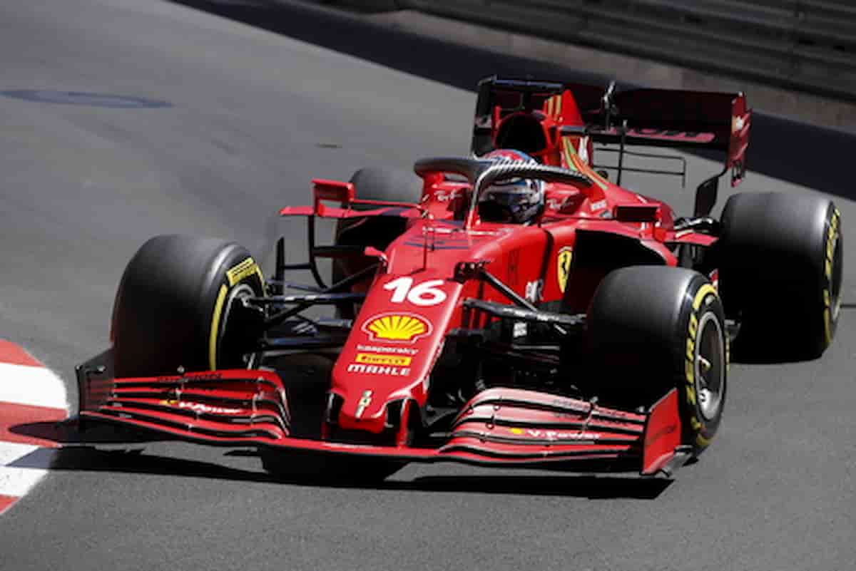 Ferrari guarda al 2022: peso, gomme, copri ruota, alettoni col nuovo regolamento, sulla scia di un 2021 in ripresa