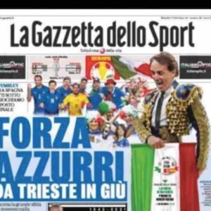 Italia-Spagna, i quotidiani sportivi omaggiano Raffaella Carrà con i loro titoli in apertura