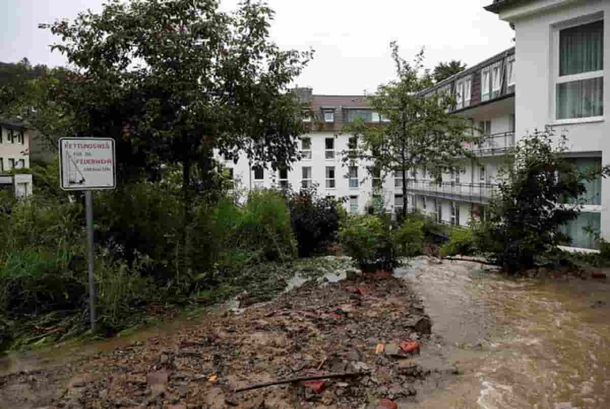 Alluvione Germania, strade come fiumi e case sotto il fango: almeno 11 morti VIDEO