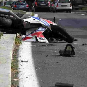 Padova, incidente in via Chiesanuova: moto contro furgone, morto ragazzo di 17 anni