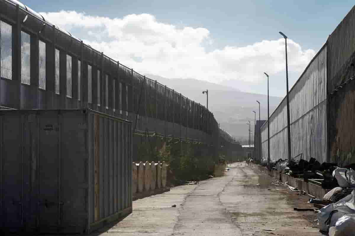 Melilla: 230 migranti scavalcano la barriera ed entrano in Spagna tramite l'enclave