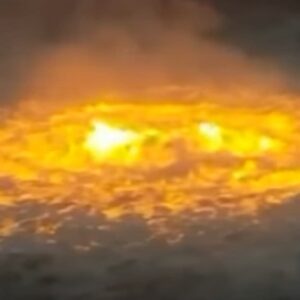 Messico, fuga di gas da un condotto: l'occhio di fuoco nell'oceano VIDEO