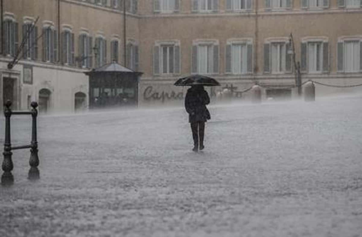 Meteo, le previsioni: Italia da domenica spaccata in due. Piogge al Nord, caldo al Sud