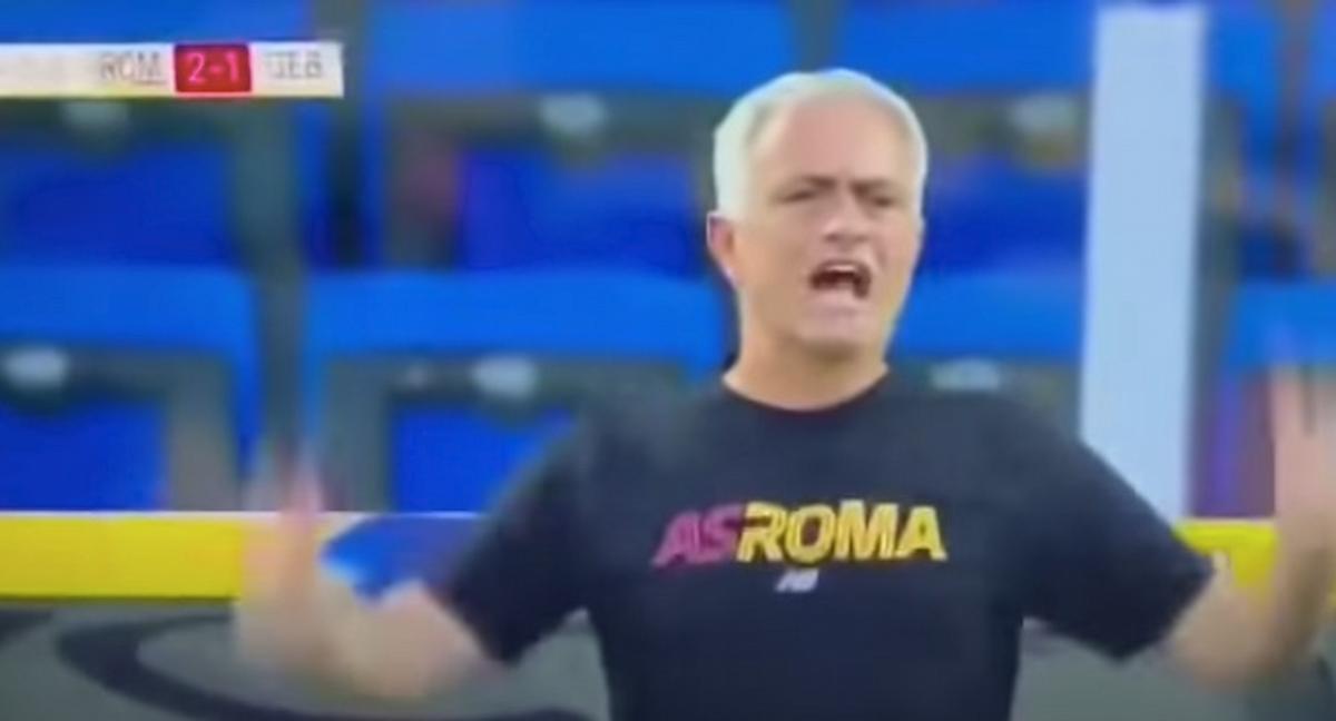 "Darboe svegliati ca...", la sfuriata di Mourinho durante Roma-Debrecen è virale su TikTok VIDEO YOUTUBE