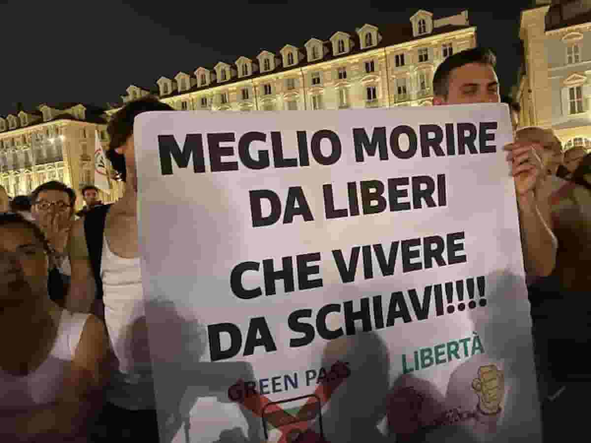 No Green Pass, fronte anti Draghi: sabato manifestazioni in tutta Italia, ricorso discoteche contro Dpcm