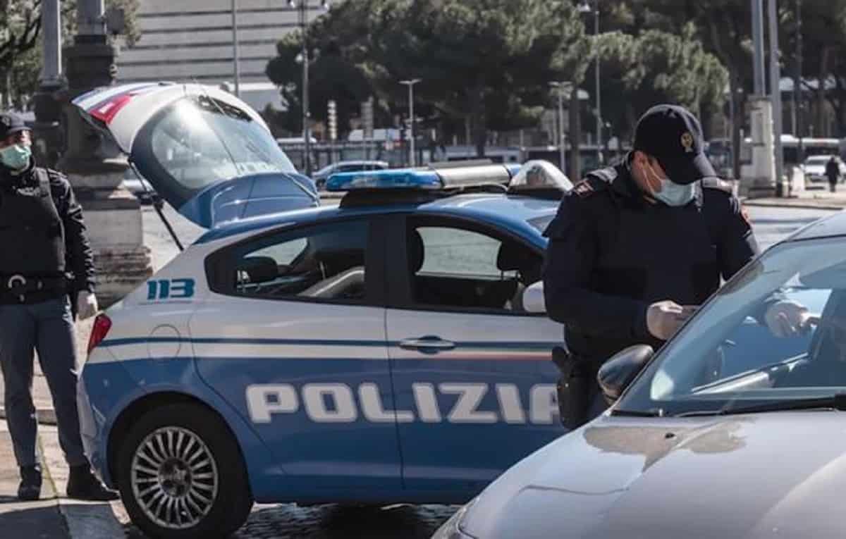 Polizia salva una donna colpita da un infarto mentre guida in autostrada vicino Brescia