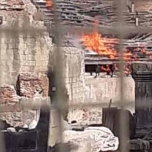Incendio Anfiteatro di Pozzuoli, in fiamme le gradinate in legno. Borrelli (Verdi): "Capire se erano attive le norme di sicurezza"