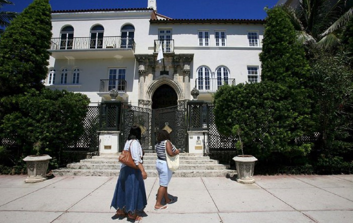 Gianni Versace, 2 cadaveri nella villa di Miami dove fu ucciso proprio il 15 luglio 1997