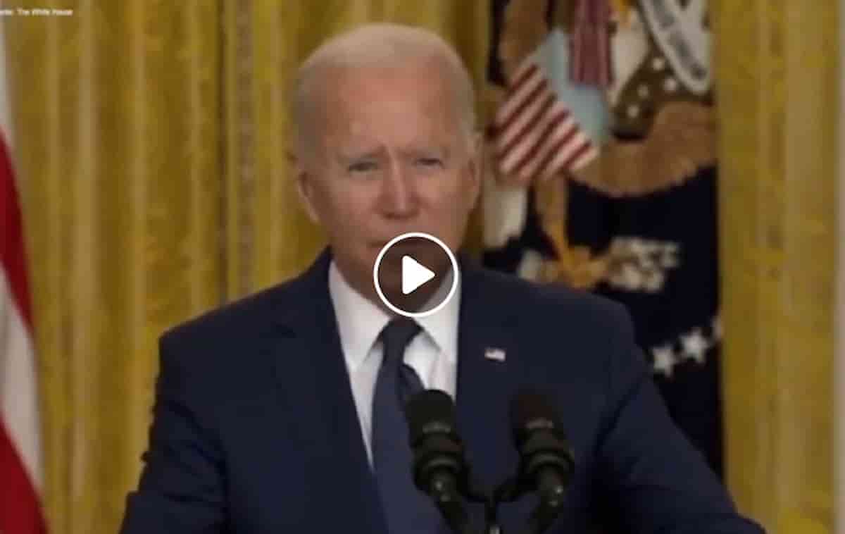 Biden in lacrime durante la diretta tv minaccia i terroristi dopo l'attentato di Kabul VIDEO