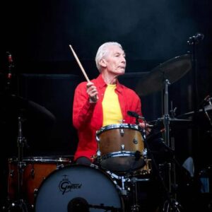 Charlie Watts è morto: il batterista e cofondatore dei Rolling Stones aveva 80 anni