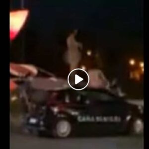 Fiorano Modenese: ballano nudi sulla volante dei carabinieri VIDEO Arrestati due turisti tedeschi