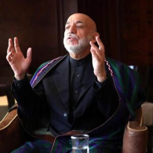 Afghanistan, Hamid Karzai messo agli arresti domiciliari dai talebani con Abdullah Abdullah