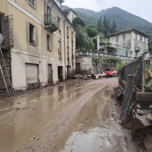 Dervio (Lecco), torrente Varrone esonda e travolge campeggio: 120 persone sfollate