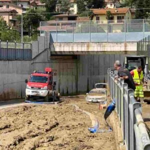 Maltempo: a Perugia evacuate nove famiglie, allerta giallo in Puglia per temporali e piogge intense